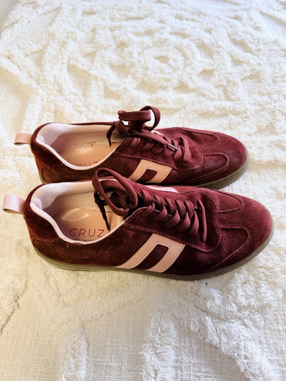 CRUZA Burgundy Suede Leather Sneakers Size 39 / US 9 EUC